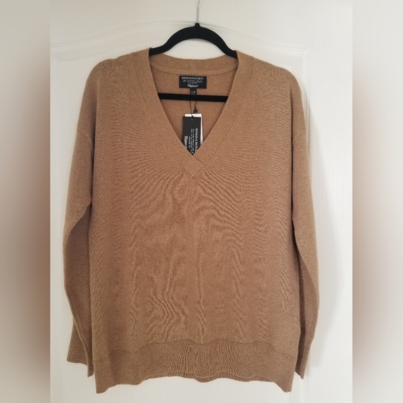 Banana Republic Sweaters - Banana Republic Filpucci Sweater camel size large NWT